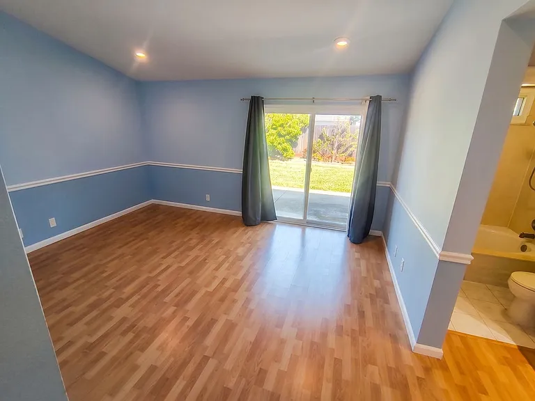 4653 Dinuba St — Photo 11
