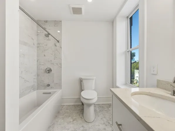 647 Jersey Avenue image 21 of 36