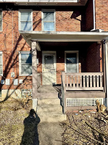 828 Vankirk St Photo 1