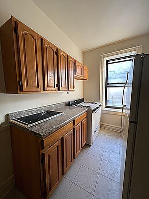 5th image of 850 E 31st St #G2