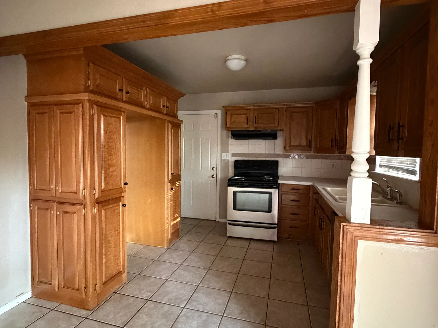 3 bed, 1227 sqft, $1,499 — Photo 4