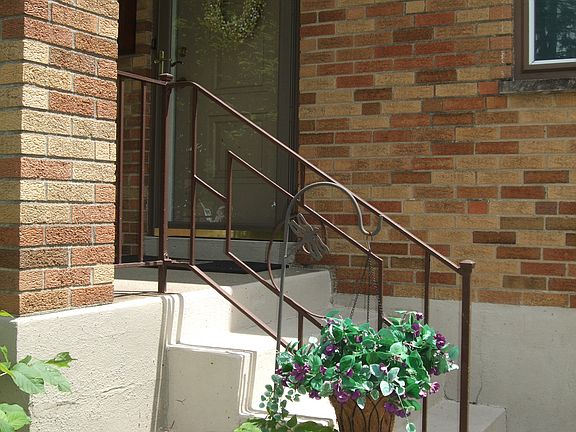 3rd image of 4024 Trevor Ave
