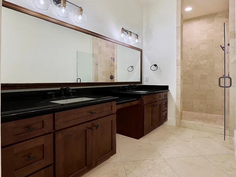 5516 Larkin St — Photo 12
