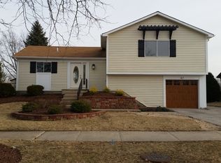 47 Willow Rd, Matteson, IL 60443