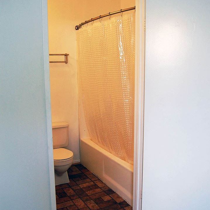 1st image of 1229 N Sycamore Ave APT 113A