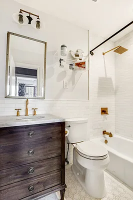 Sold by Compass | media 17