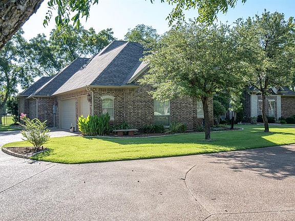 3rd image of 9619 Muirfield Dr