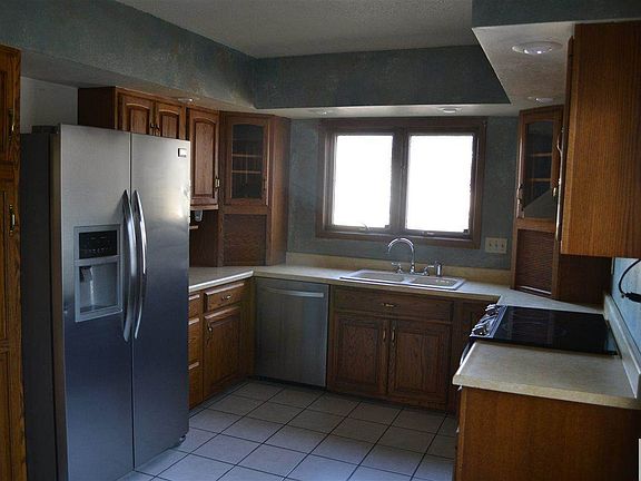 4th image of 4305 Floyd Blvd