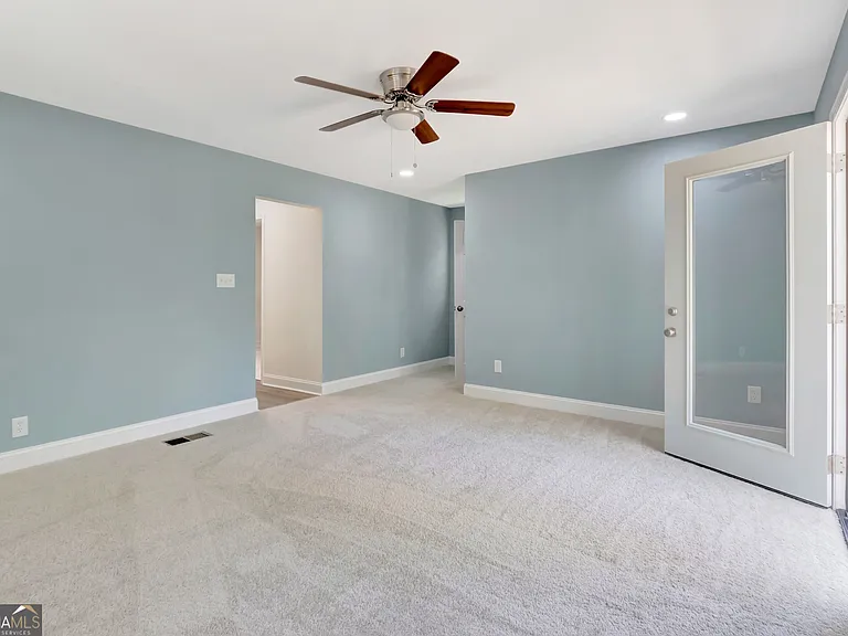 140 Mary Freeman Rd — Photo 36