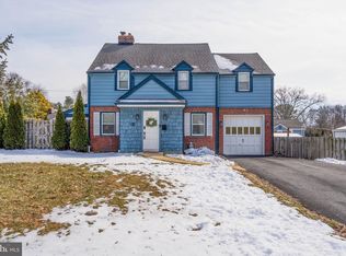 32 Riverside Dr, Wilmington, DE 19809