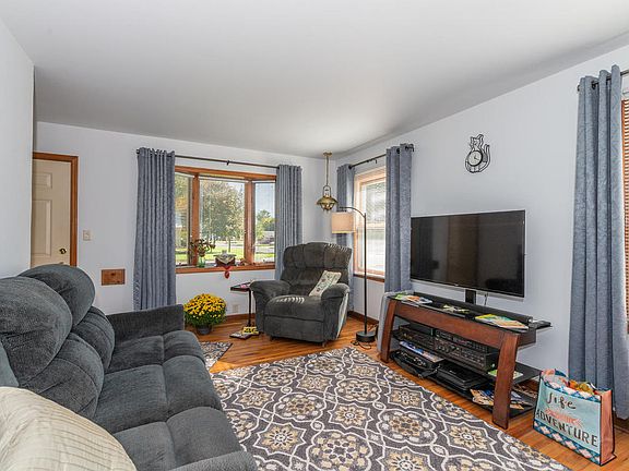 4th image of 7344 Thomas Ave S