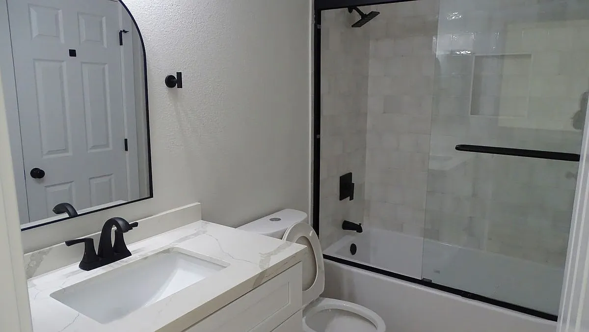2 bed, 1.0 bath, 1092 sqft, $3,000 — Photo 4