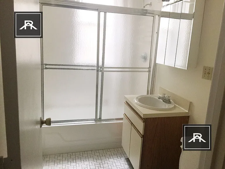 1425 Commonwealth Ave #304 — Photo 2