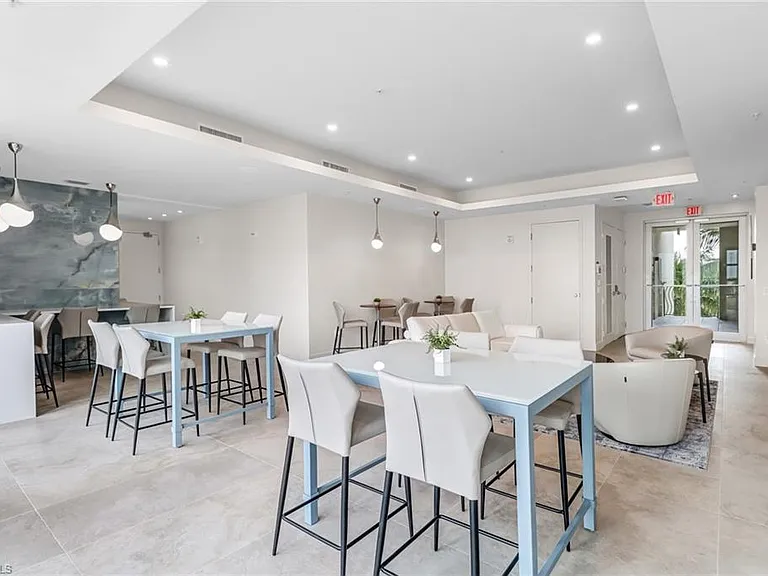 3000 Oasis Grand Blvd #606 — Photo 37
