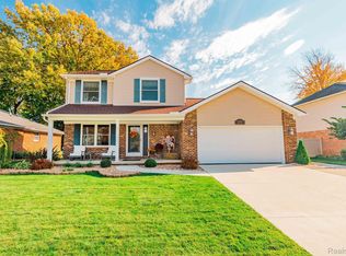 21481 Hall Rd, Woodhaven, MI 48183