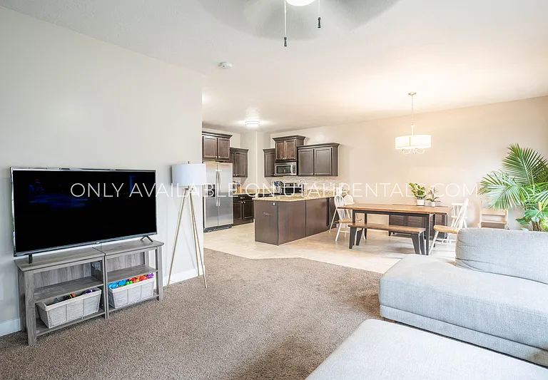 198 E Segovia Ln — Photo 9
