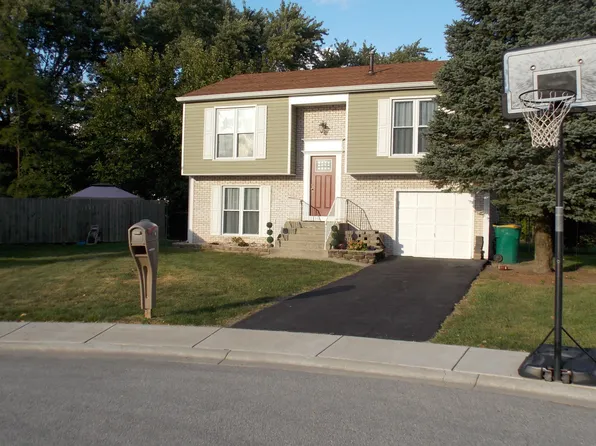 1042 W 59th Ct, Merrillville, IN 46410