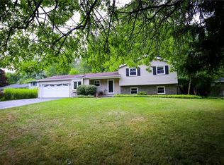 213 Cranbrooke Dr, Rochester, NY 14622