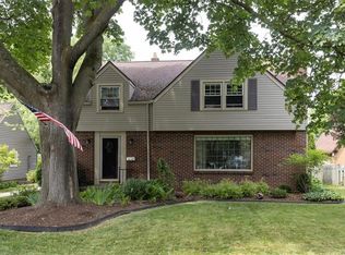 87 Monroe Dr, Williamsville, NY 14221