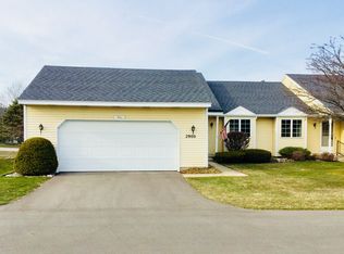 2900 Parkside Dr, Jenison, MI 49428