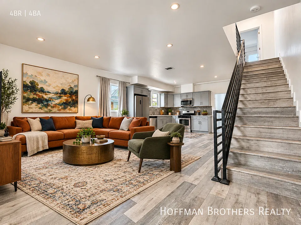 158 N Mariposa Ave