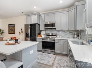 1052 McLain Rd, Kannapolis, NC 28083