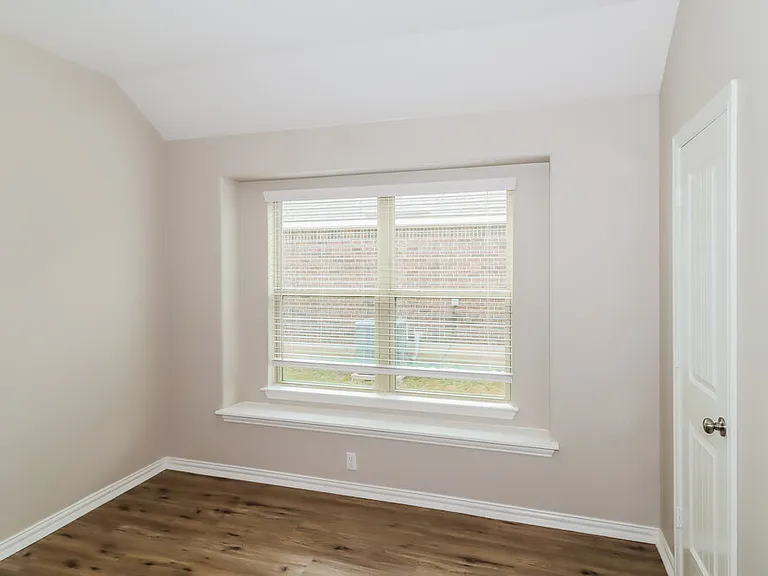 1913 Chimney Dr — Photo 13