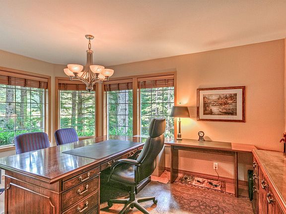 4th image of 522 Salishan Hills Dr