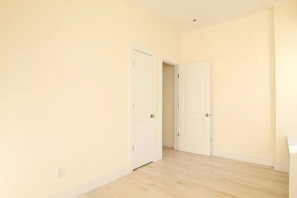 Rented by Compass | media 13