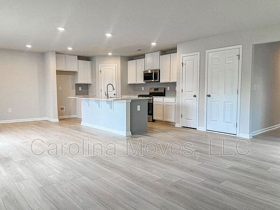 2nd image of 1703 Southwold Ln