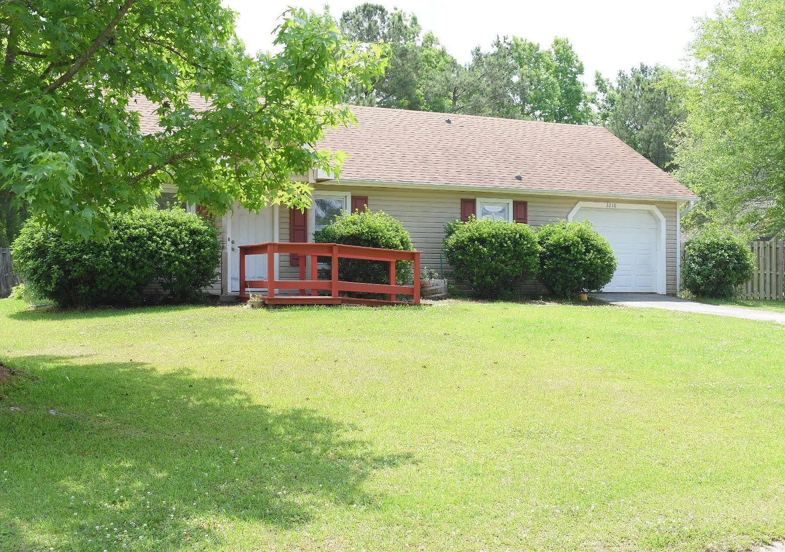 2 bed, 1032 sqft, $1,695 — Photo 1