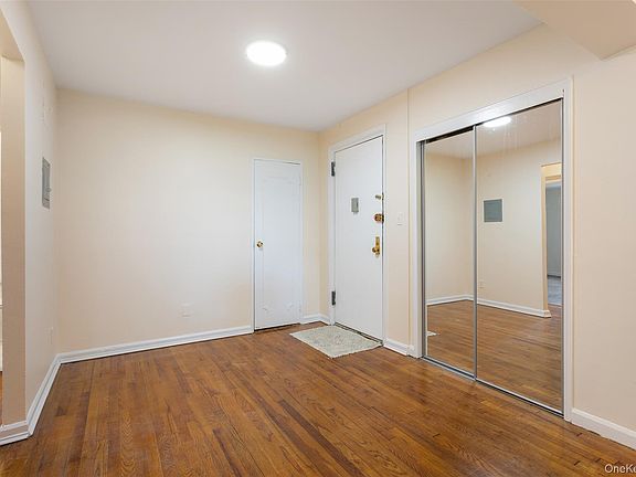 3rd image of 1910 Pelham Parkway S #5C