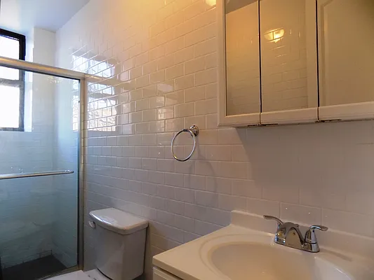 Rented by Blue Egg Realty Corp | media 7