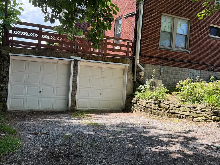 1501 Westfield St — Photo 2