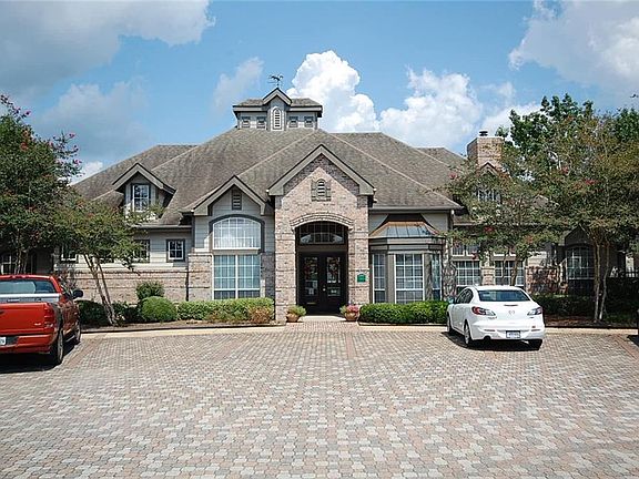3rd image of 350 Emerald Forest Blvd APT 1
