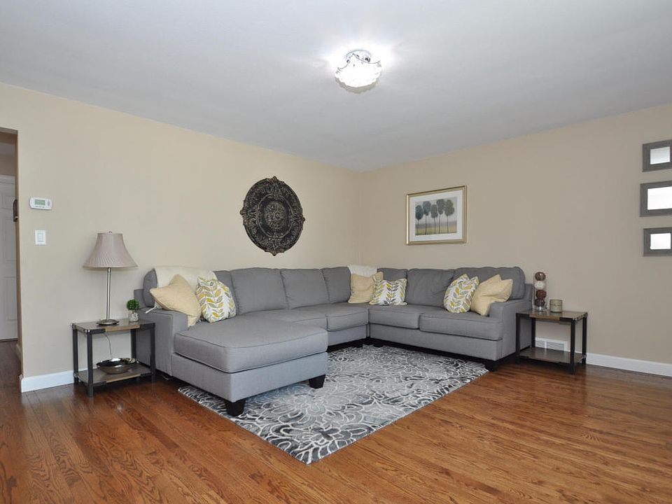 1st image of 5226 N Lydell Ave