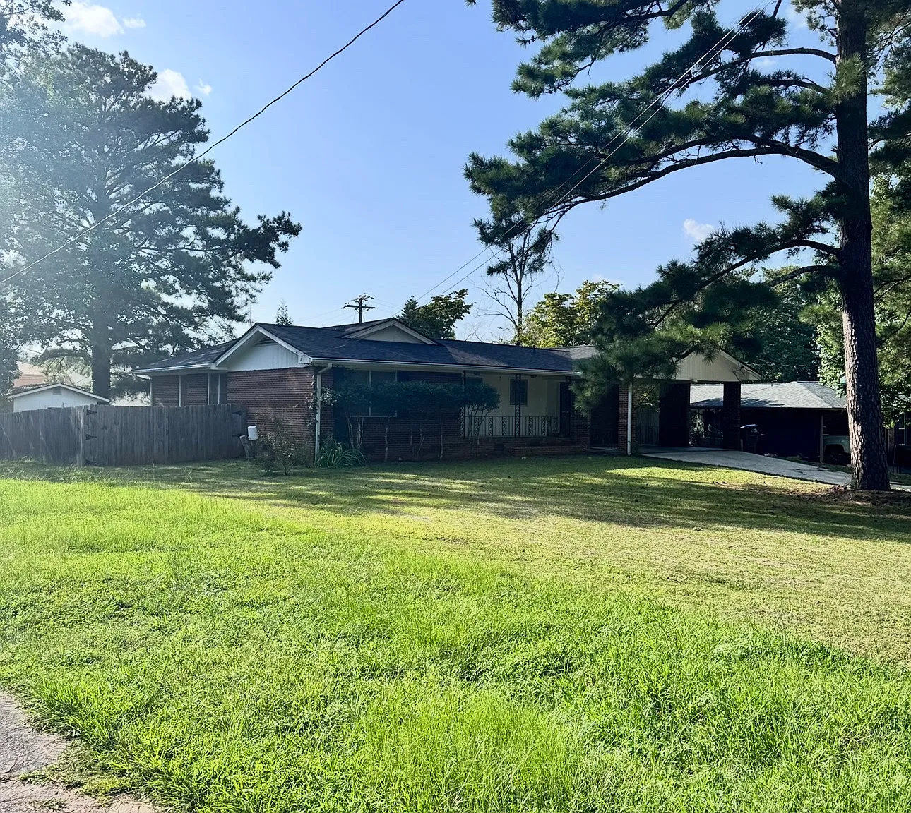 3 bed, 1400 sqft, $1,600 — Photo 2