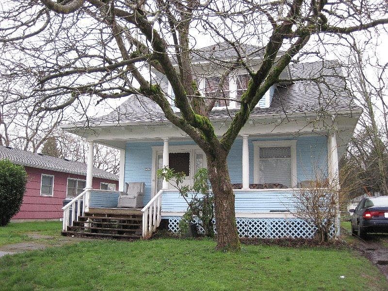 1st image of 7903 N Portsmouth Ave