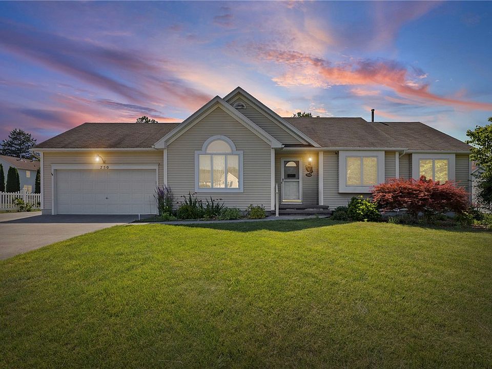 1st image of 750 Close Cir