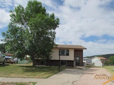4011 Cowboy Ct, Rapid City, SD, 57701