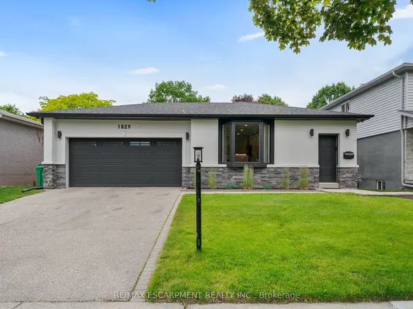 1829 Barsuda Dr, Mississauga, ON L5J 1V3