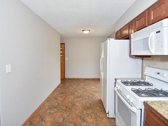 5th image of 1783 Oakwood Dr