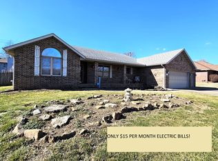 815 Mark St, Willard, MO 65781