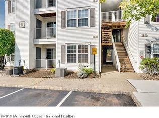 812 Waterford Dr #812, Edison, NJ 08817