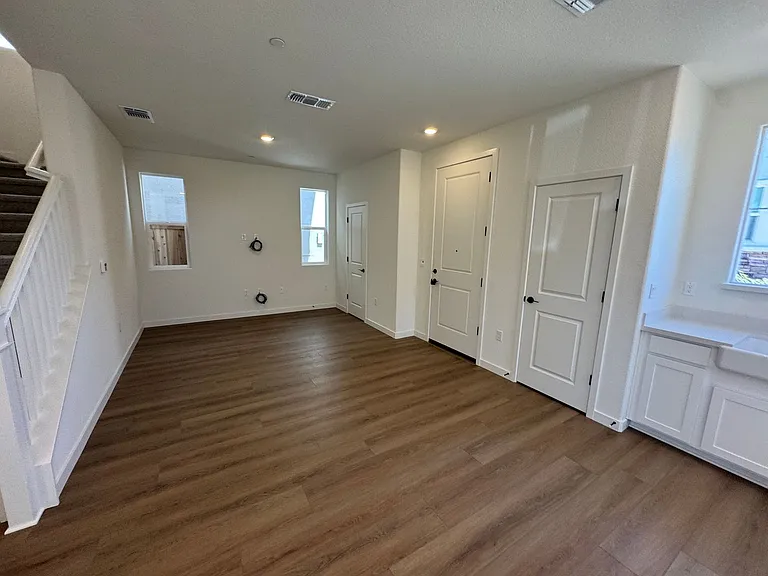211 Stargaze Ln — Photo 5