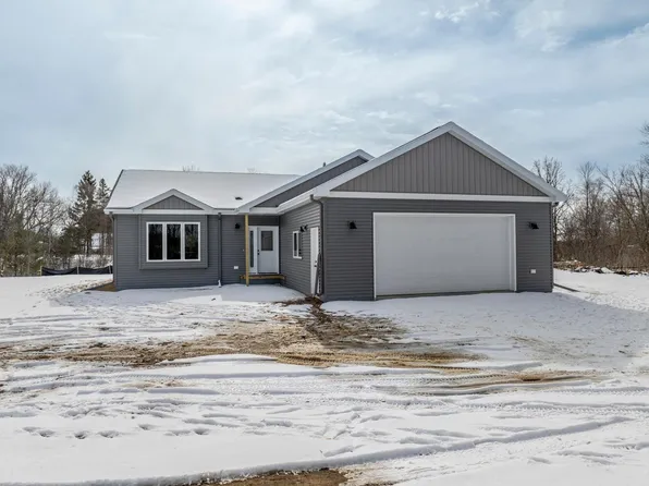 465 Oak Cir, Vergas, MN 56587