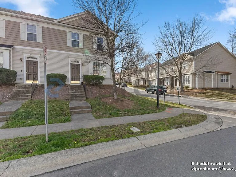 8104 Kings Creek Dr — Photo 15