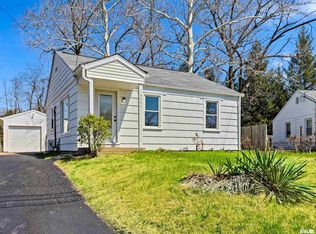 5002 Glen Elm Dr, Peoria Heights, IL
