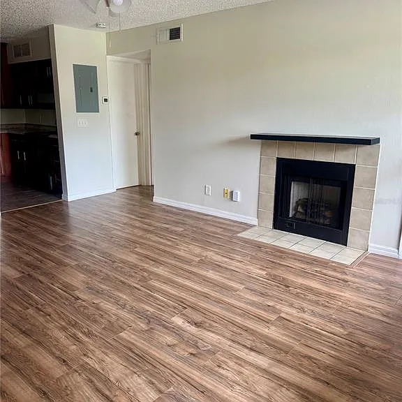 320 Black Oak Ct #207 — Photo 3