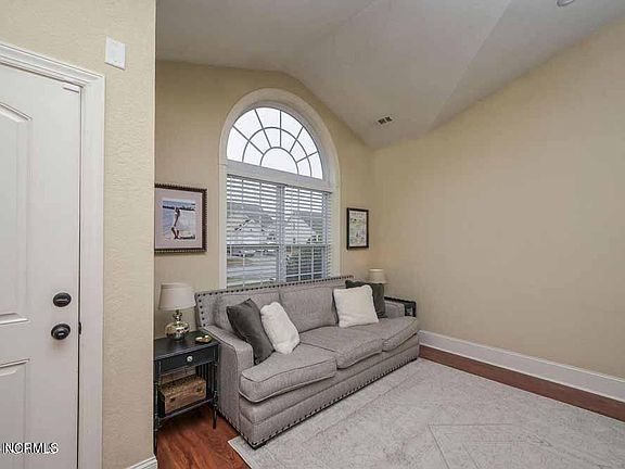5th image of 1917 Leighton Dr #B